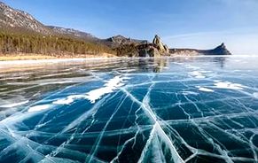 Вода озера Байкал 